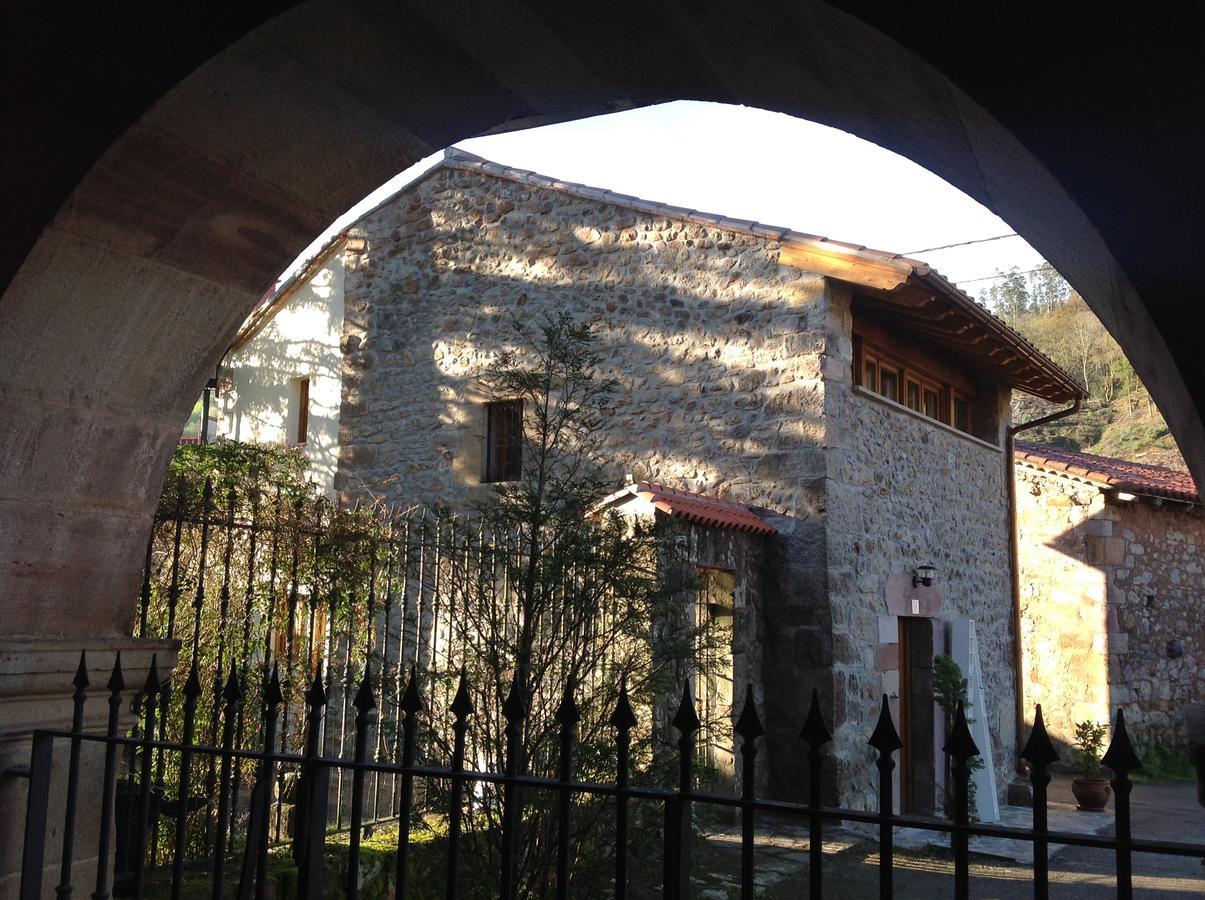 Casona De La Salceda Pensionat Treceño Exteriör bild
