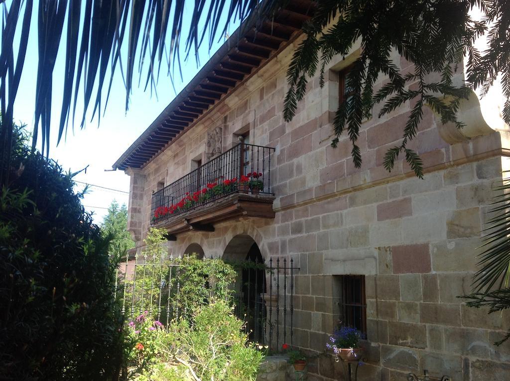 Casona De La Salceda Pensionat Treceño Exteriör bild