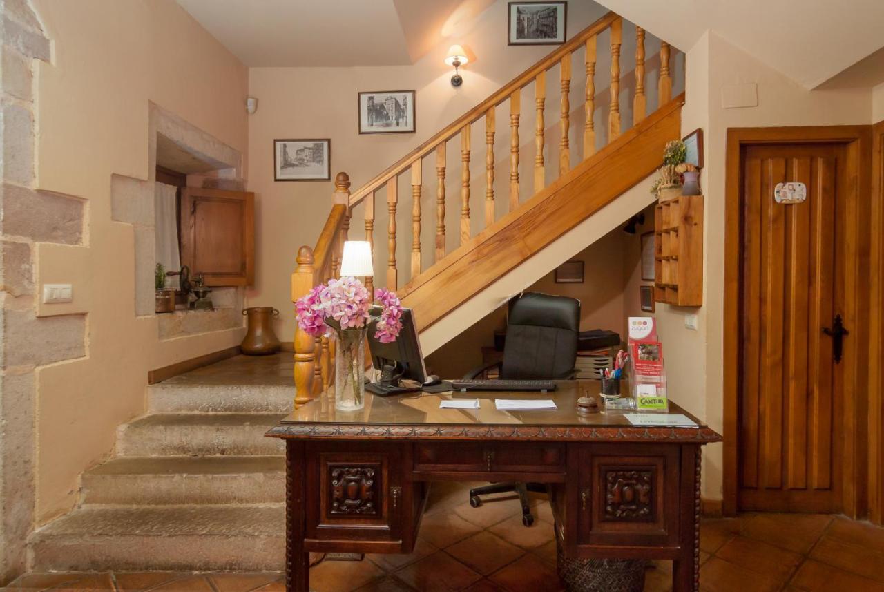 Casona De La Salceda Pensionat Treceño Exteriör bild