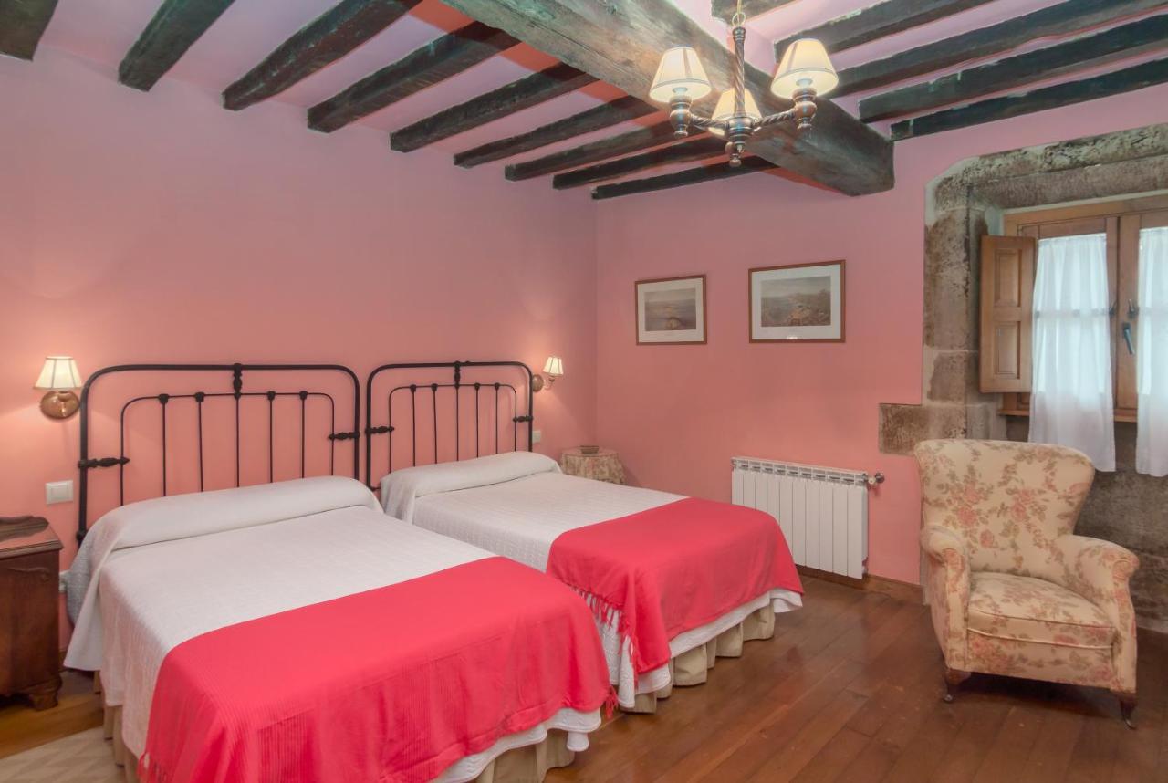 Casona De La Salceda Pensionat Treceño Exteriör bild