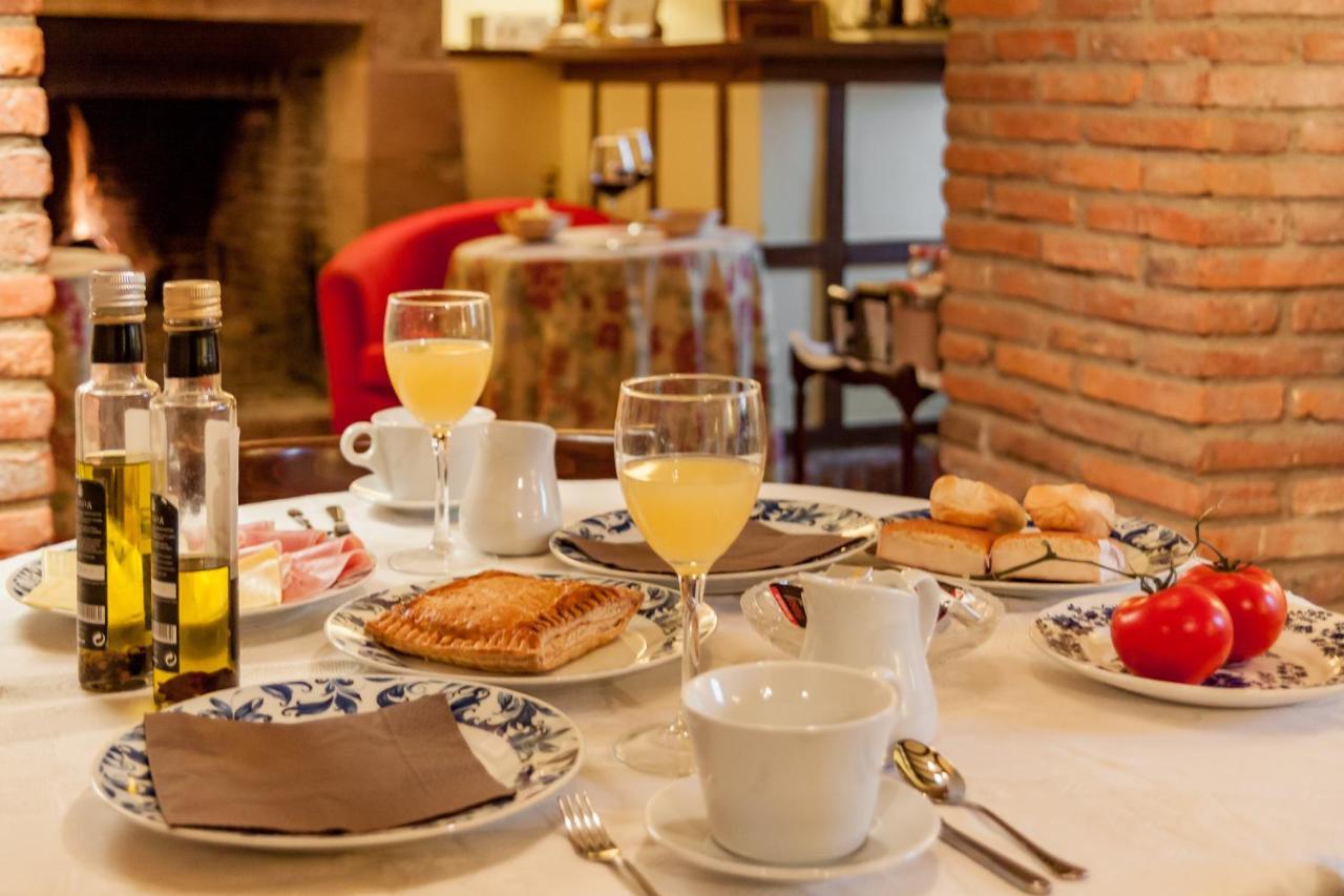 Casona De La Salceda Pensionat Treceño Exteriör bild