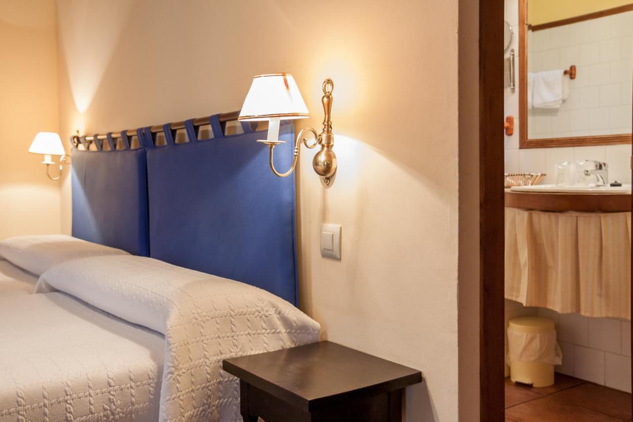 Casona De La Salceda Pensionat Treceño Exteriör bild