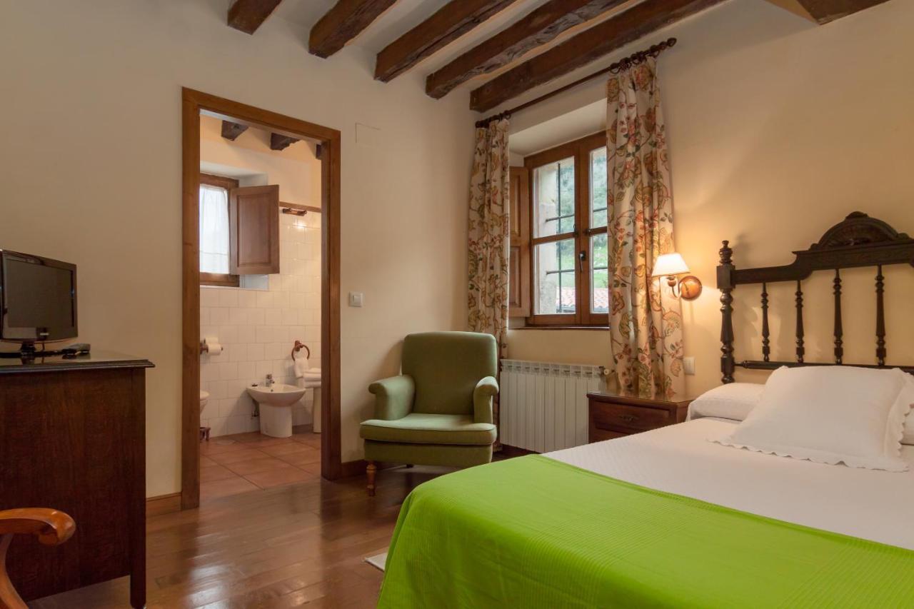 Casona De La Salceda Pensionat Treceño Exteriör bild